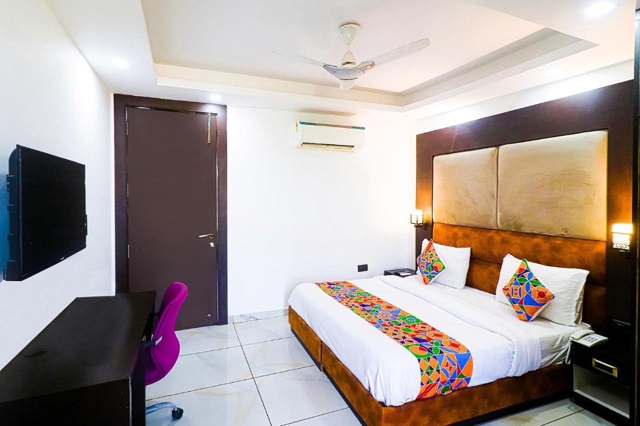 Fabhotel Kiara The Private Suites Gurgaon Extérieur photo