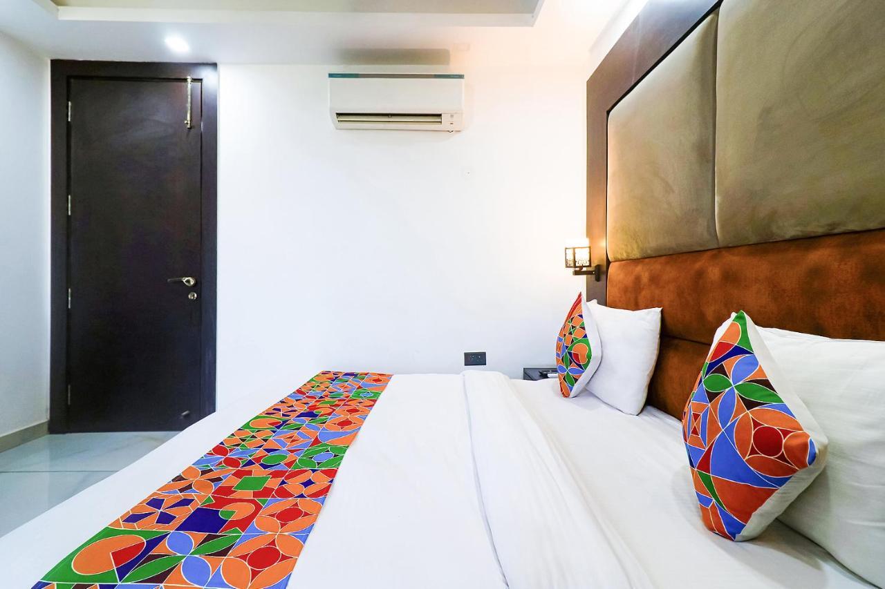 Fabhotel Kiara The Private Suites Delhi  Extérieur photo