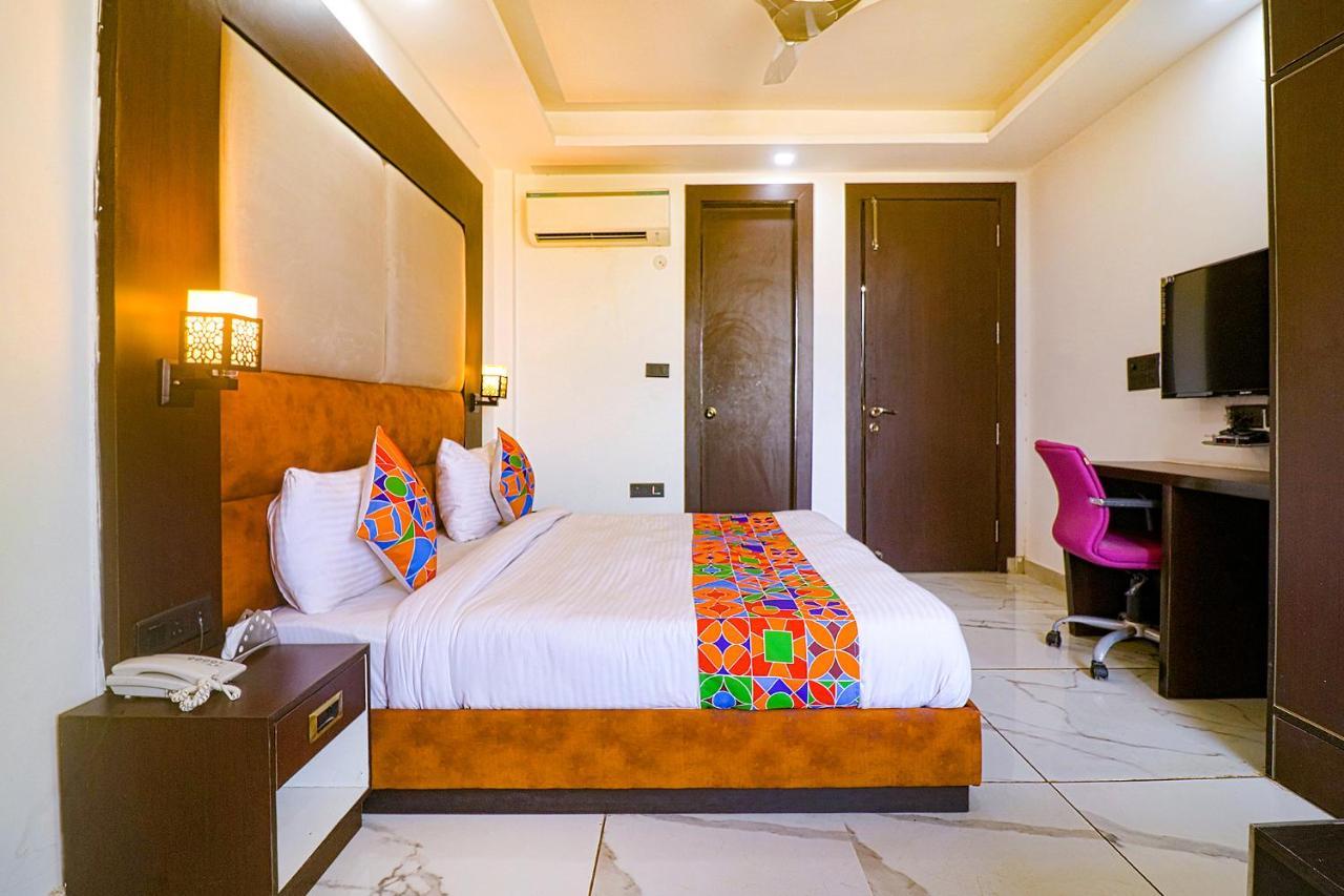 Fabhotel Kiara The Private Suites Delhi  Extérieur photo